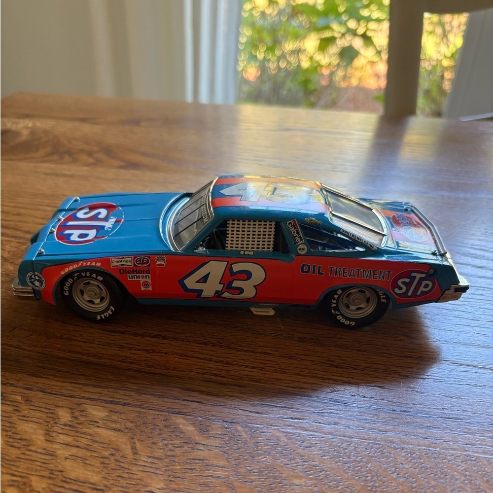 Richard Petty diecast 1992 Franklin Mint precision model car